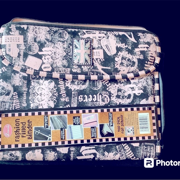 American Studio LEENIE fashion filled binder. Large D Rings, 5 pocket filing NWT - Picture 1 of 10